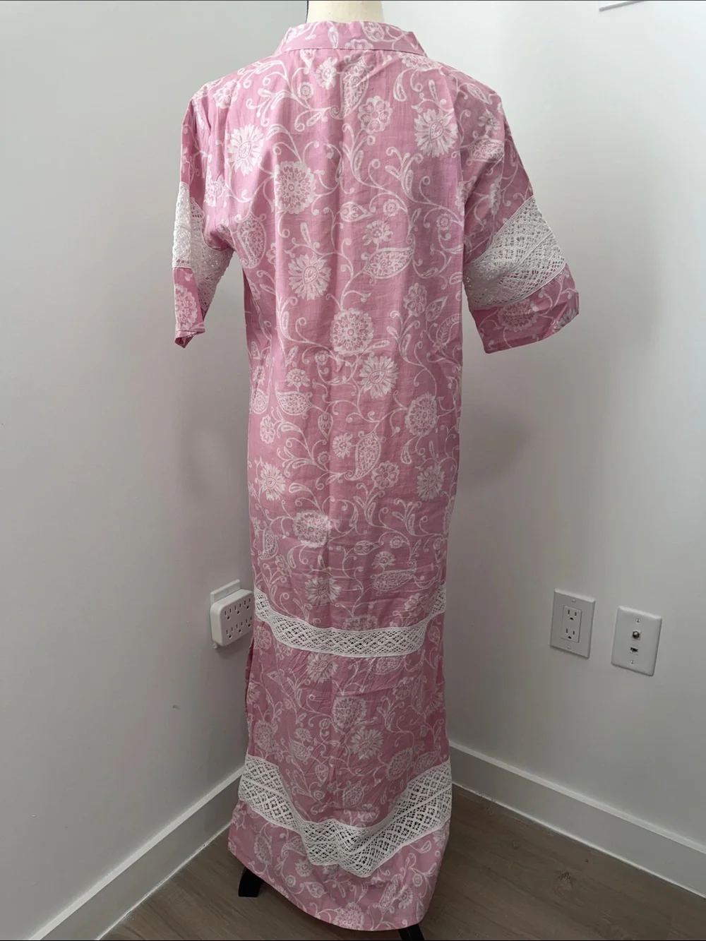 Julia Amory Pink and White Majorelle Caftan Paisley Maxi Dress.  Sz M - Picture 7 of 12